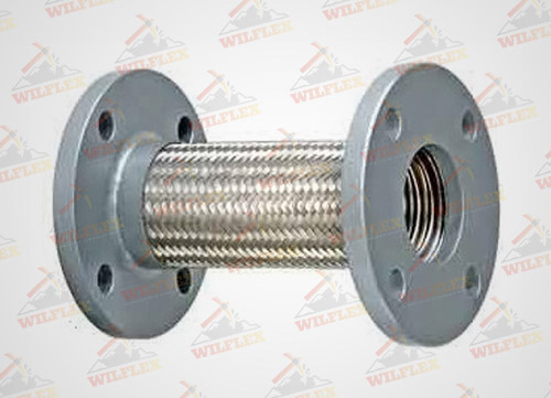 Conector de bomba con brida flexible